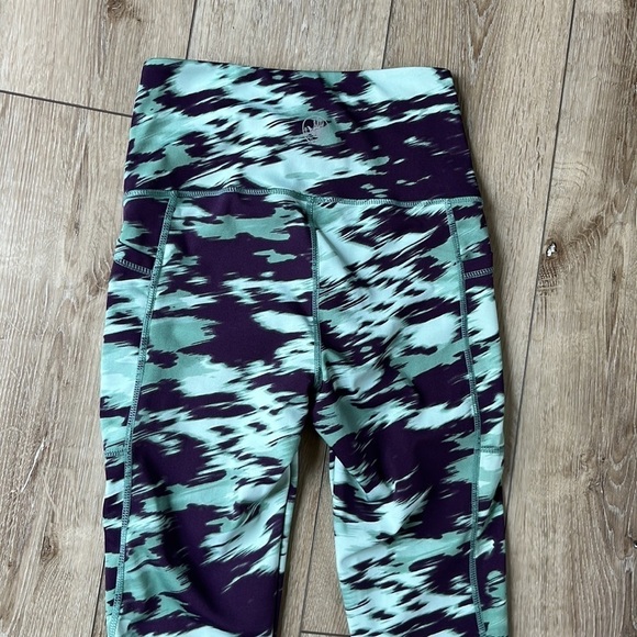 Body Glove Printed High Waisted 7/8 Athletic Fitness Leggings with Pocket - Picture 8 of 10